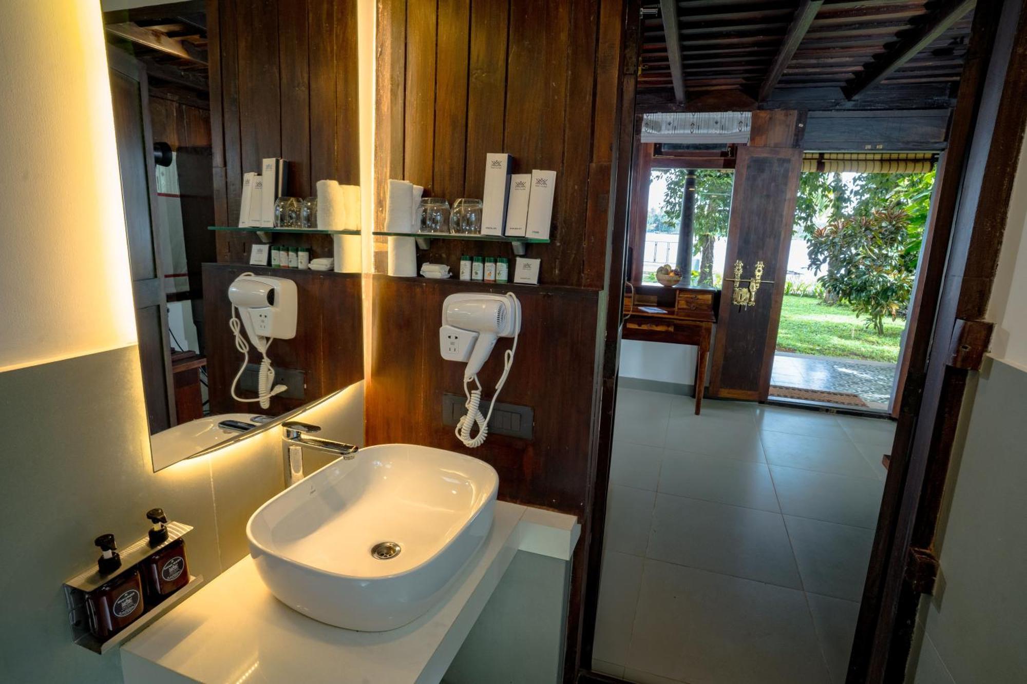 Vedic Village Retreat Kodungallur Kochi Szoba fotó
